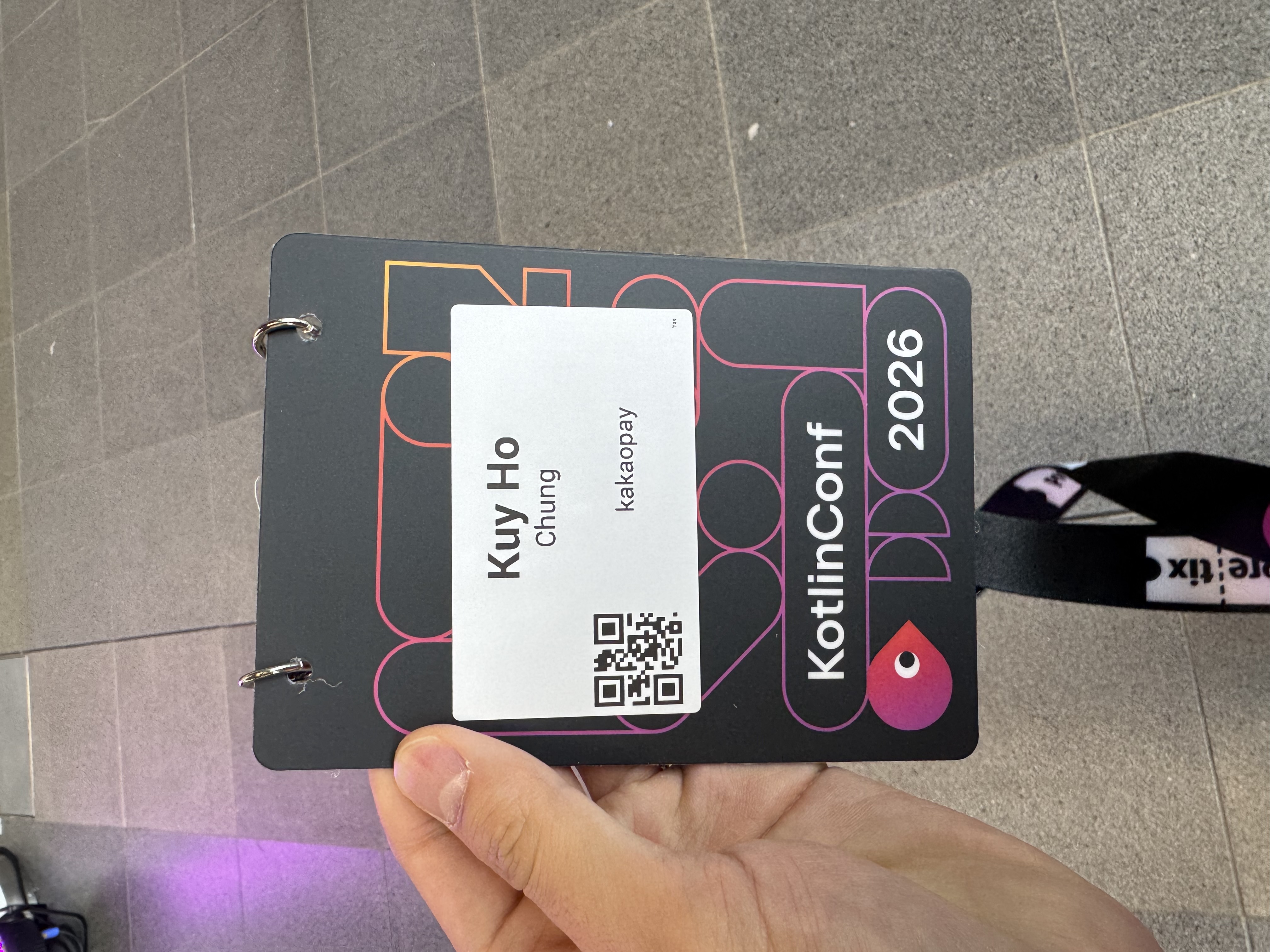 KotlinConf 2026 체크인 후 받은 명찰